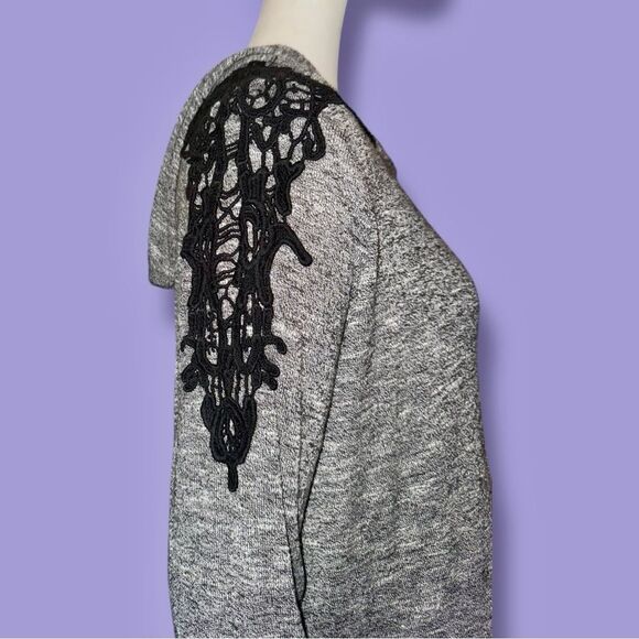 Wallflower(Kohl’s) Hoodie Gray Soft Knit Pullover Black Lace Appliqué Size M - Picture 13 of 16